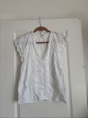 H&M White Eyelet V-Neck Flutter Sleeve Blouse